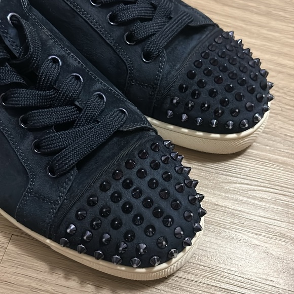 Christian Louboutin - Picture 3 of 5